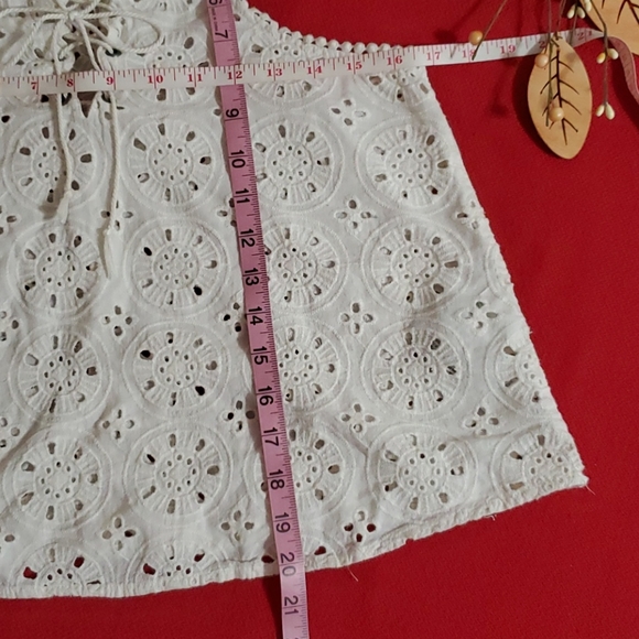 HOLLISTER white eyelet lace up detail top Small - Picture 6 of 8